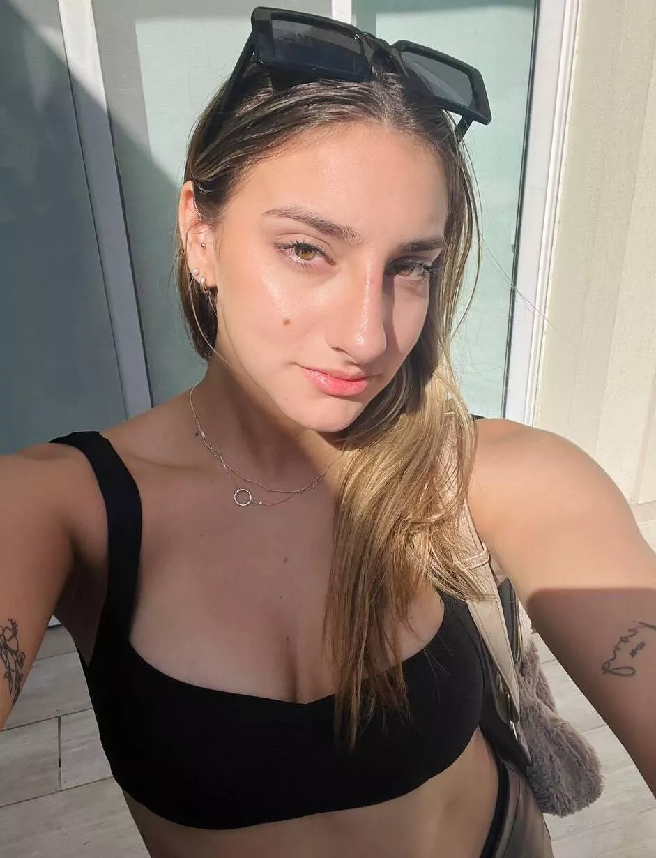 Did I get your attention while I was taking a selfie? posted by HorsCokChooi