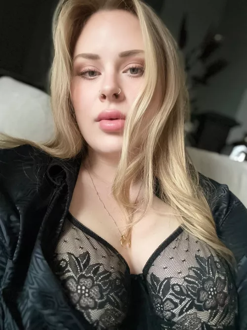 Do blondes give you tingles xxx by AdoreAshlynnn