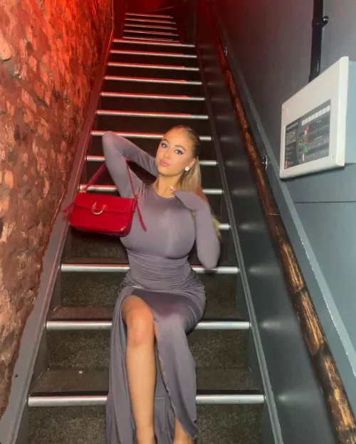 dress can’t contain by Carlos_edwards03