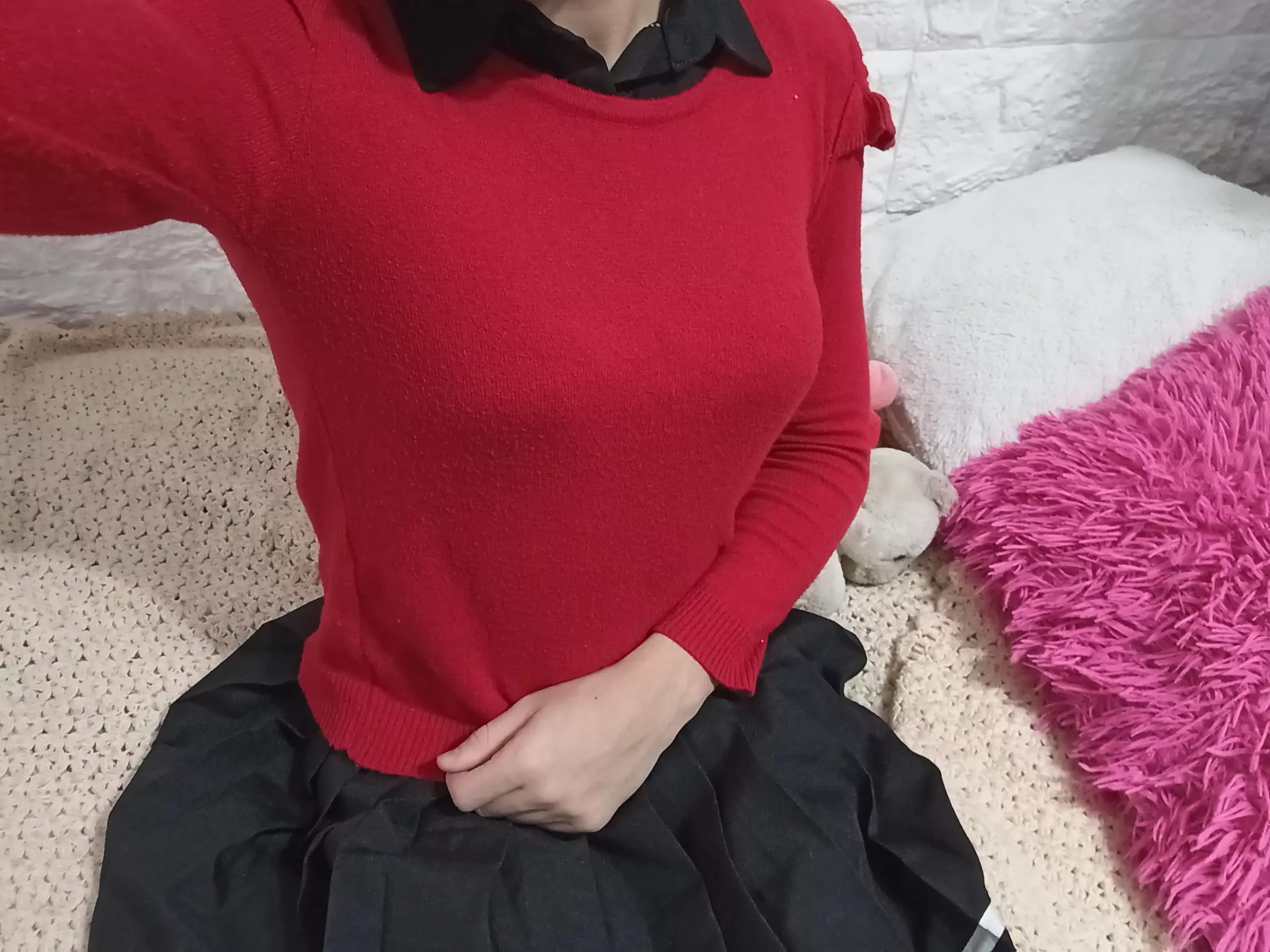 Hii, lets hang out cutie ^w^ ( should i post showing my face?) posted by Marytrap_UwU