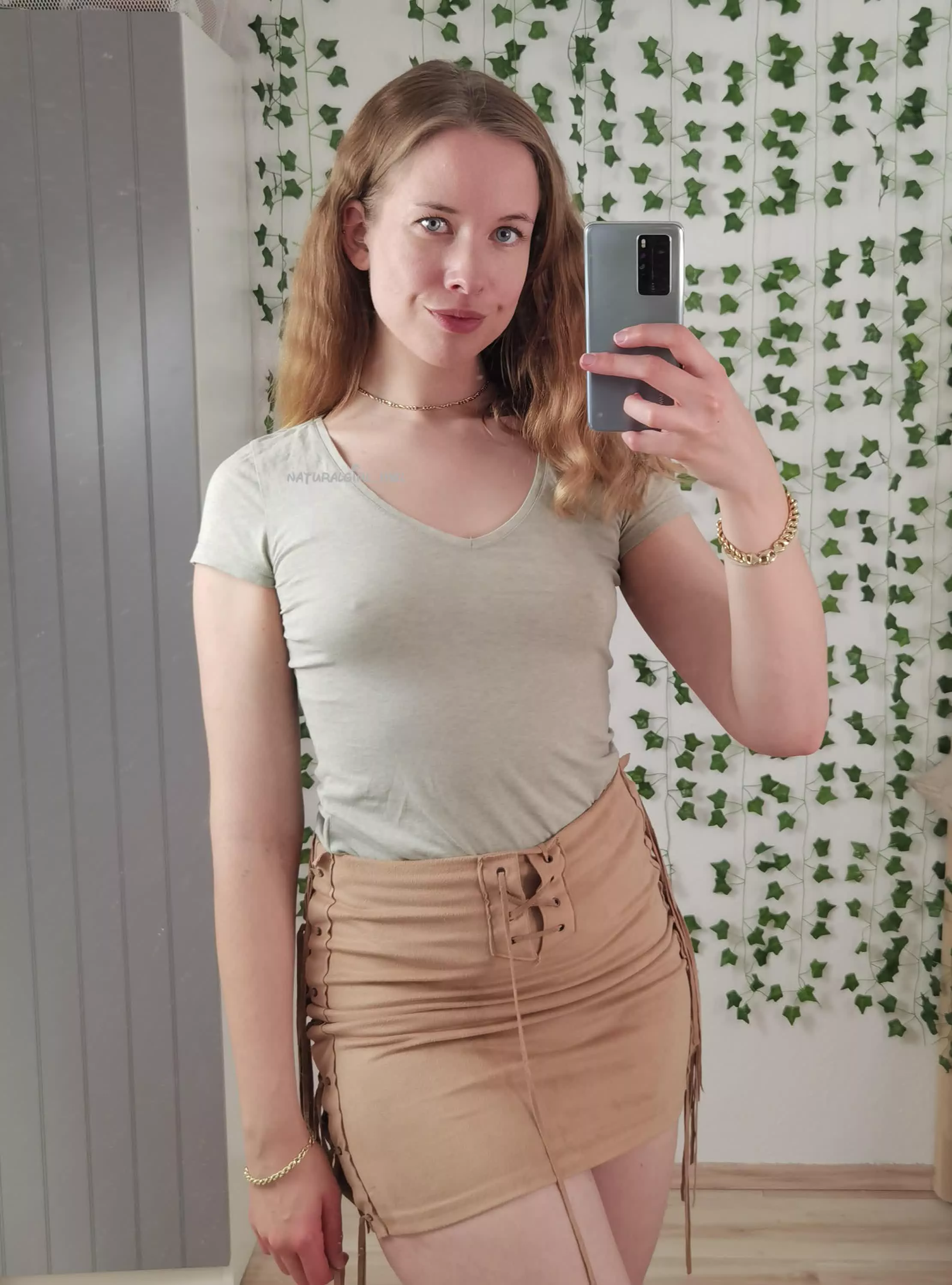 Hot librarian without bra posted by naturalgirl_mel