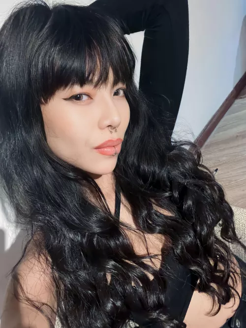 How long could you resist the temptation of my roommate's beauty? 💡 by essanirvana