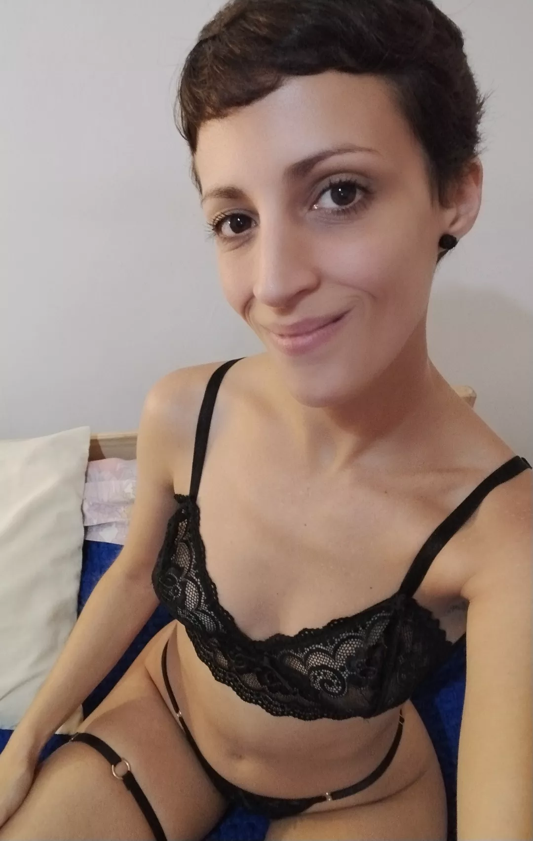 I assume you really like my short hair... am I right? posted by mooninthenightttt