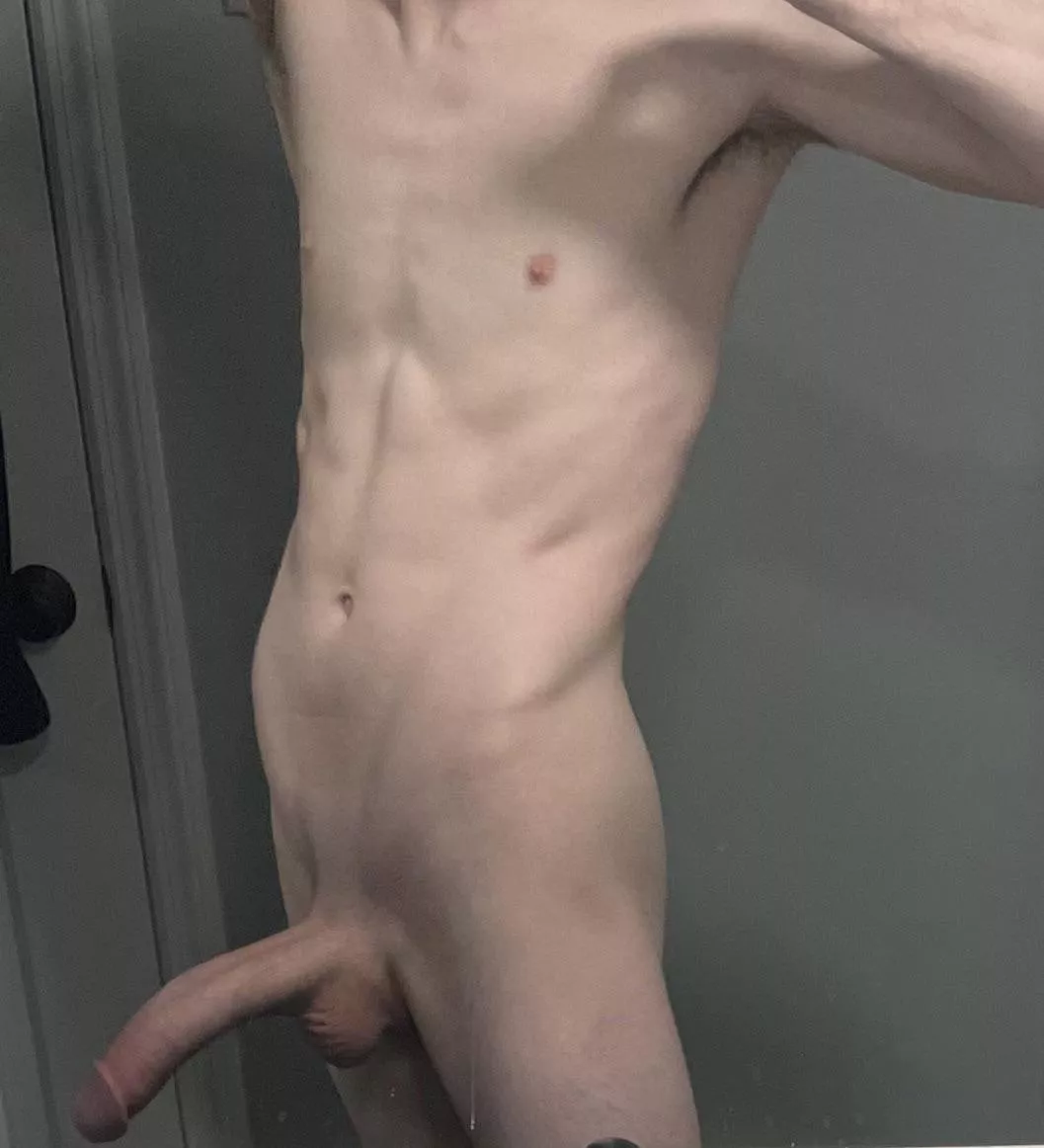 I heard the curve helps with deep throating 👅 posted by K3epintouch