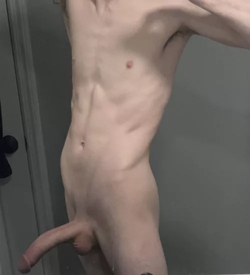 I heard the curve helps with deep throating 👅 by K3epintouch