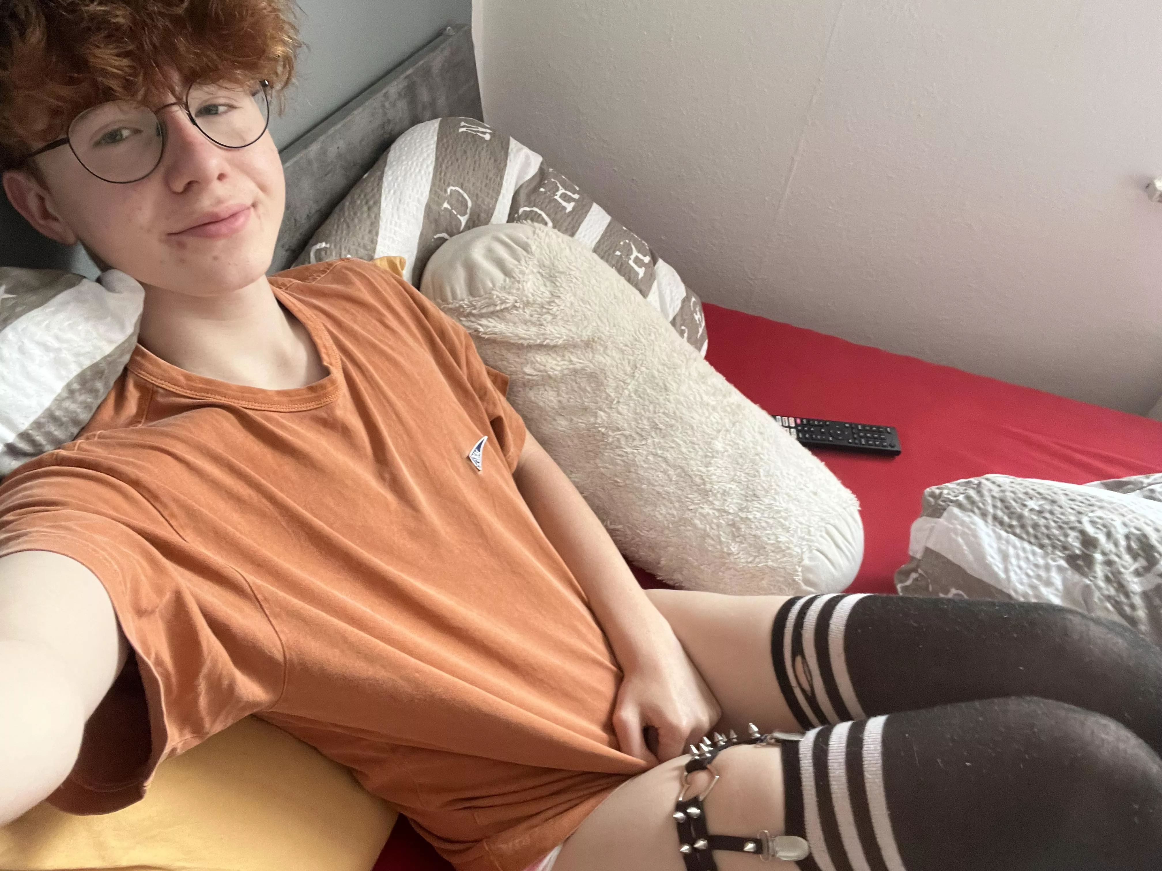 I love stay in bed on sundays :) posted by Maiko-23