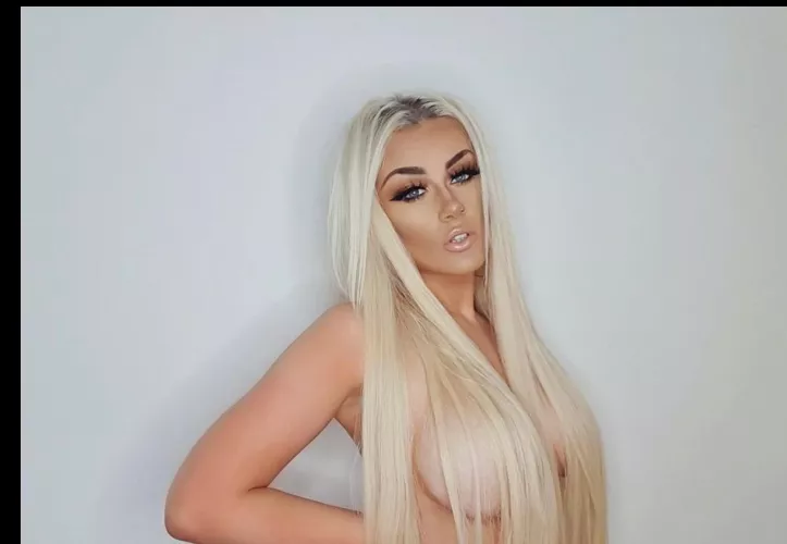 im that blonde a man can call to bang by SunshineWomen--