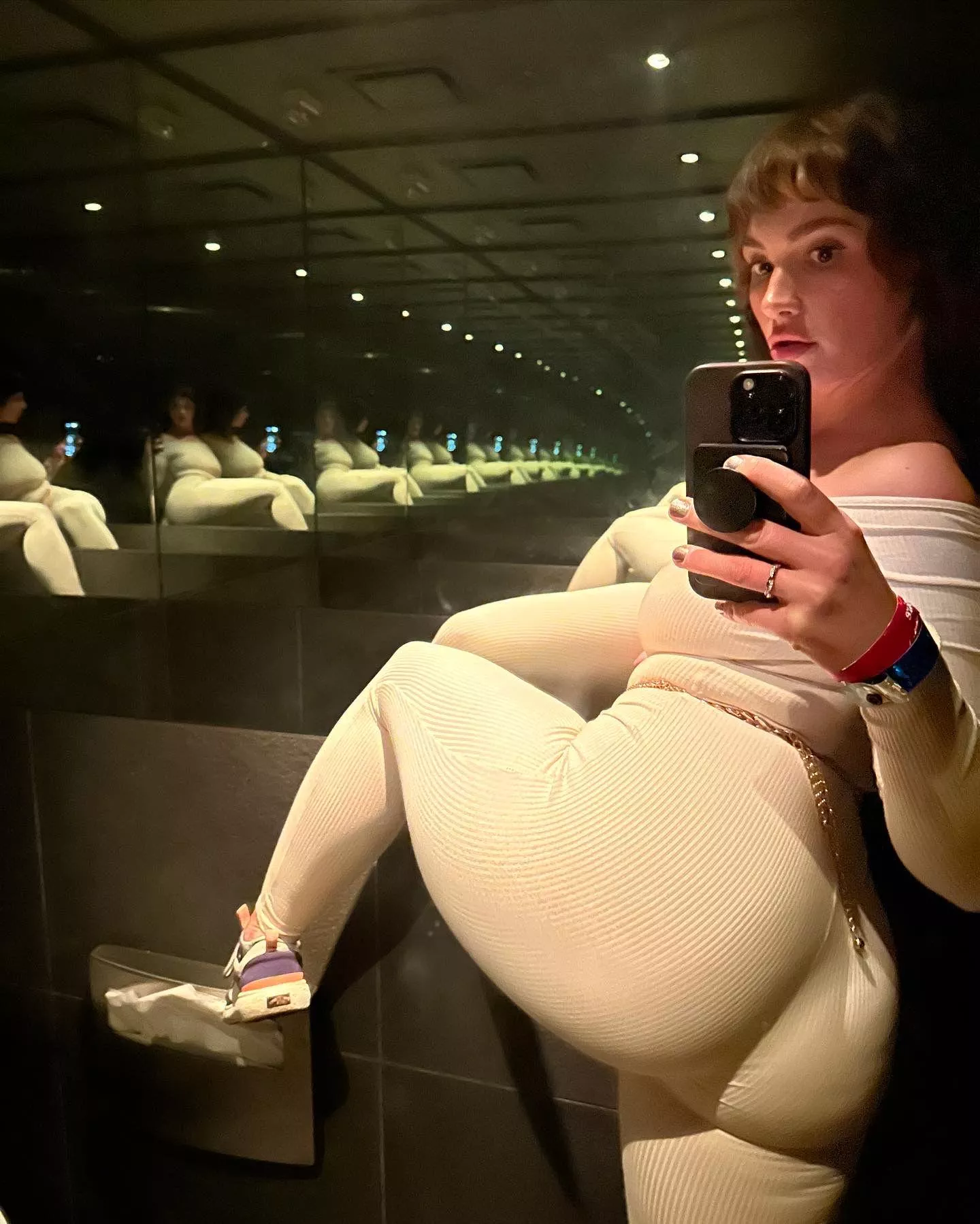 Infinite booty!! posted by defnotsiri