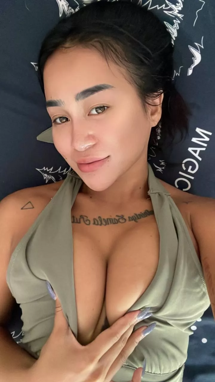 Just shaved and ready to eat and be eaten posted by Misses_Bella