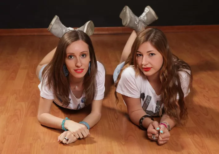 Left or right  by Blitz101r