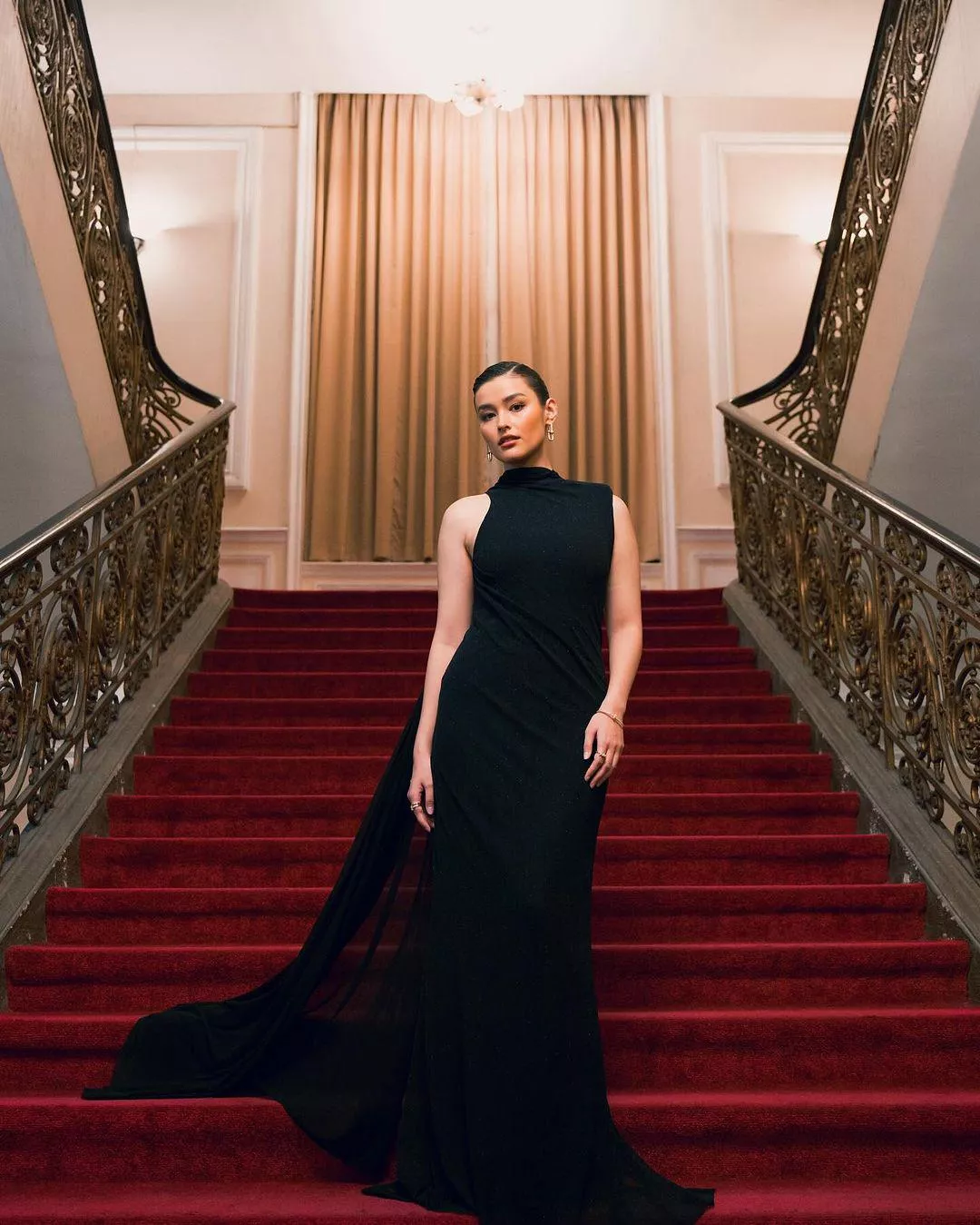 Liza Soberano posted by Leading-Taro9721