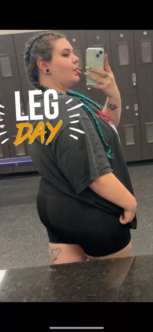 Never skip leg day 😌 by DavinaWantsIt