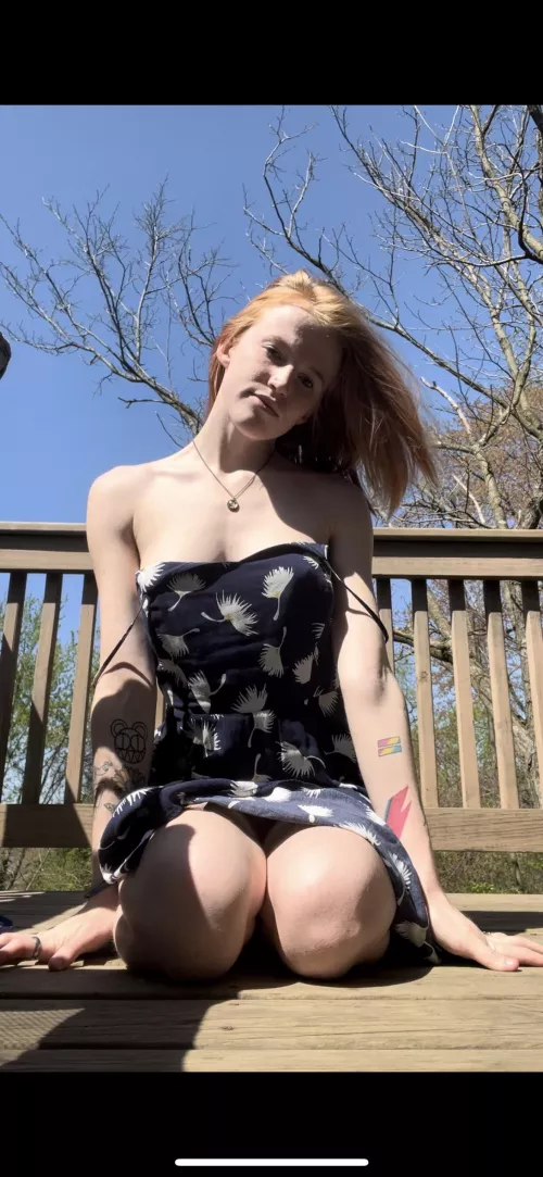 practically falling out by PaytenPeachy