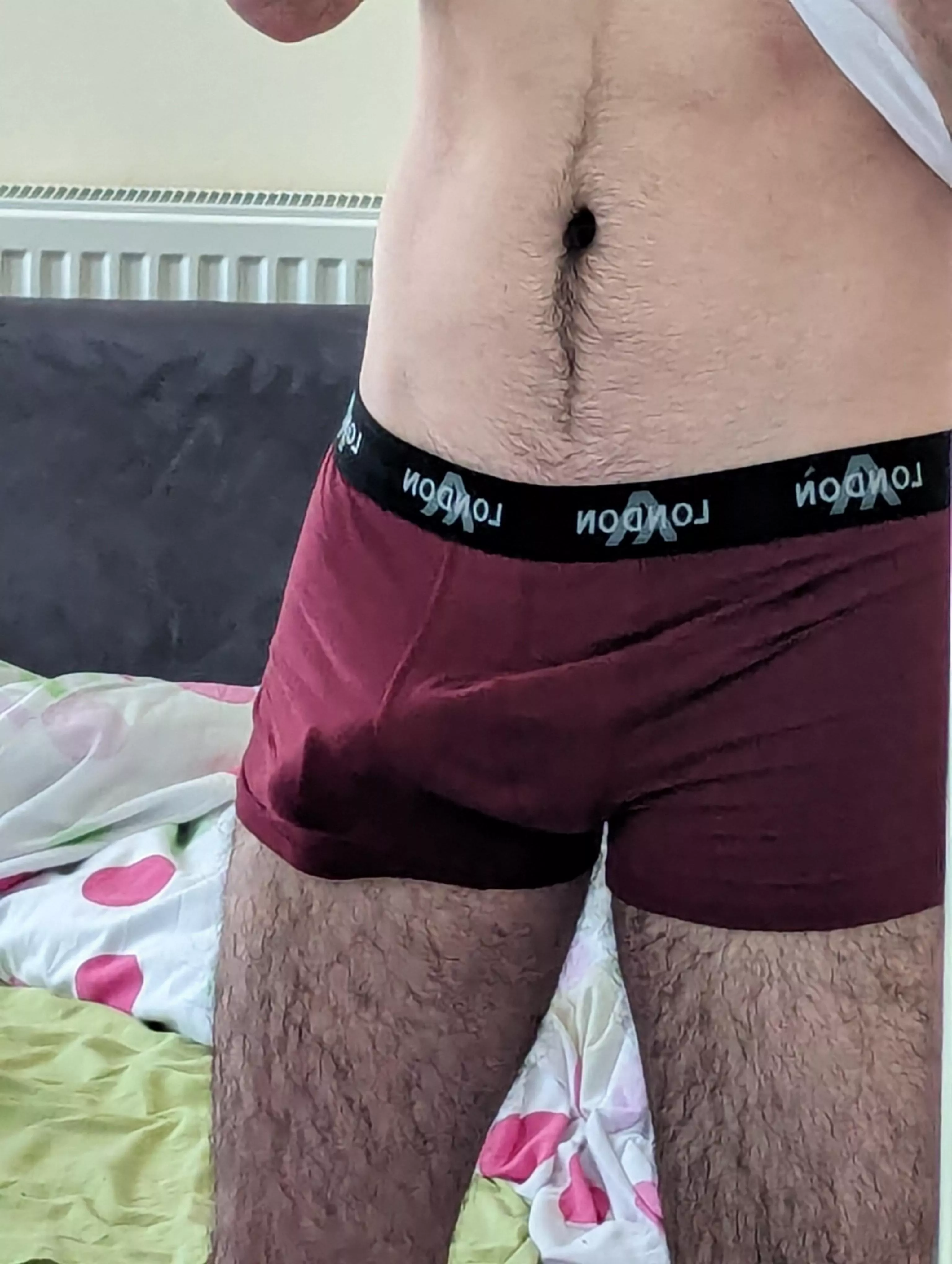 Rate my teen bulge ;3 posted by Emotional-Base-7341