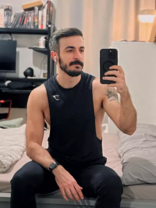 Ready to go out and come back home in one hour.  🏠🏃🏻‍♂️💨 by hakikigulyabani