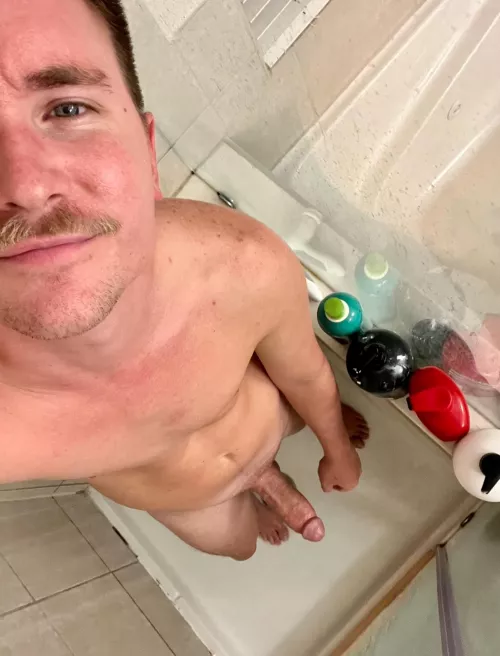 Shower time by Jayyckk