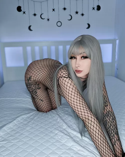 This body needs more tattoos 🖤✨ by AnqelNova