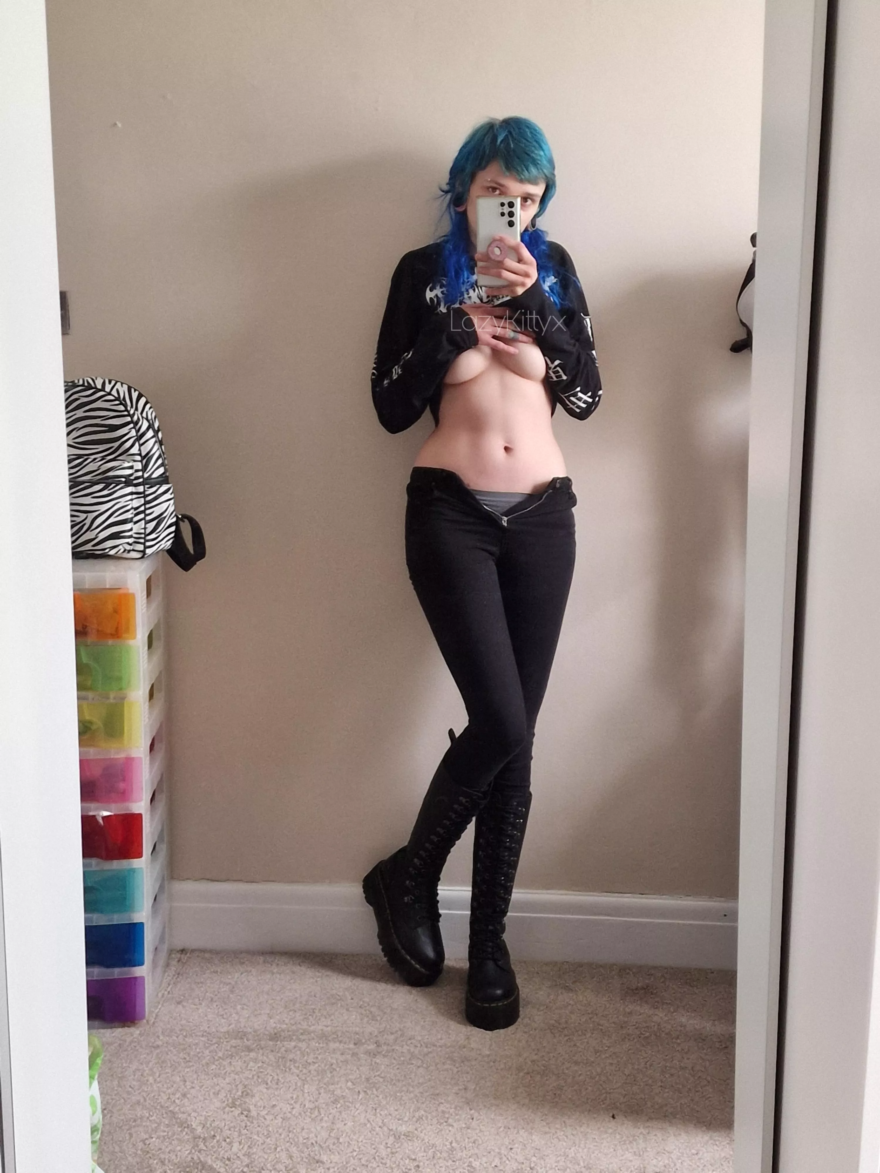 Underboob pics will always be my fave tease 🍒 posted by LazyKittyx