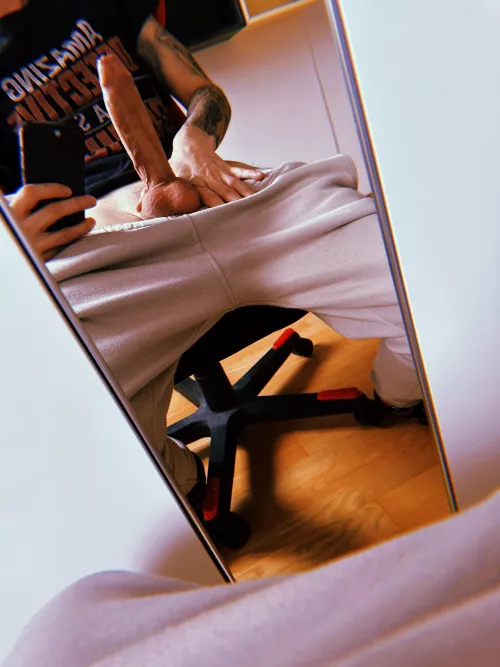 Who wants to taste? 😈😈 Dm‘s open by HotnSpicycpl