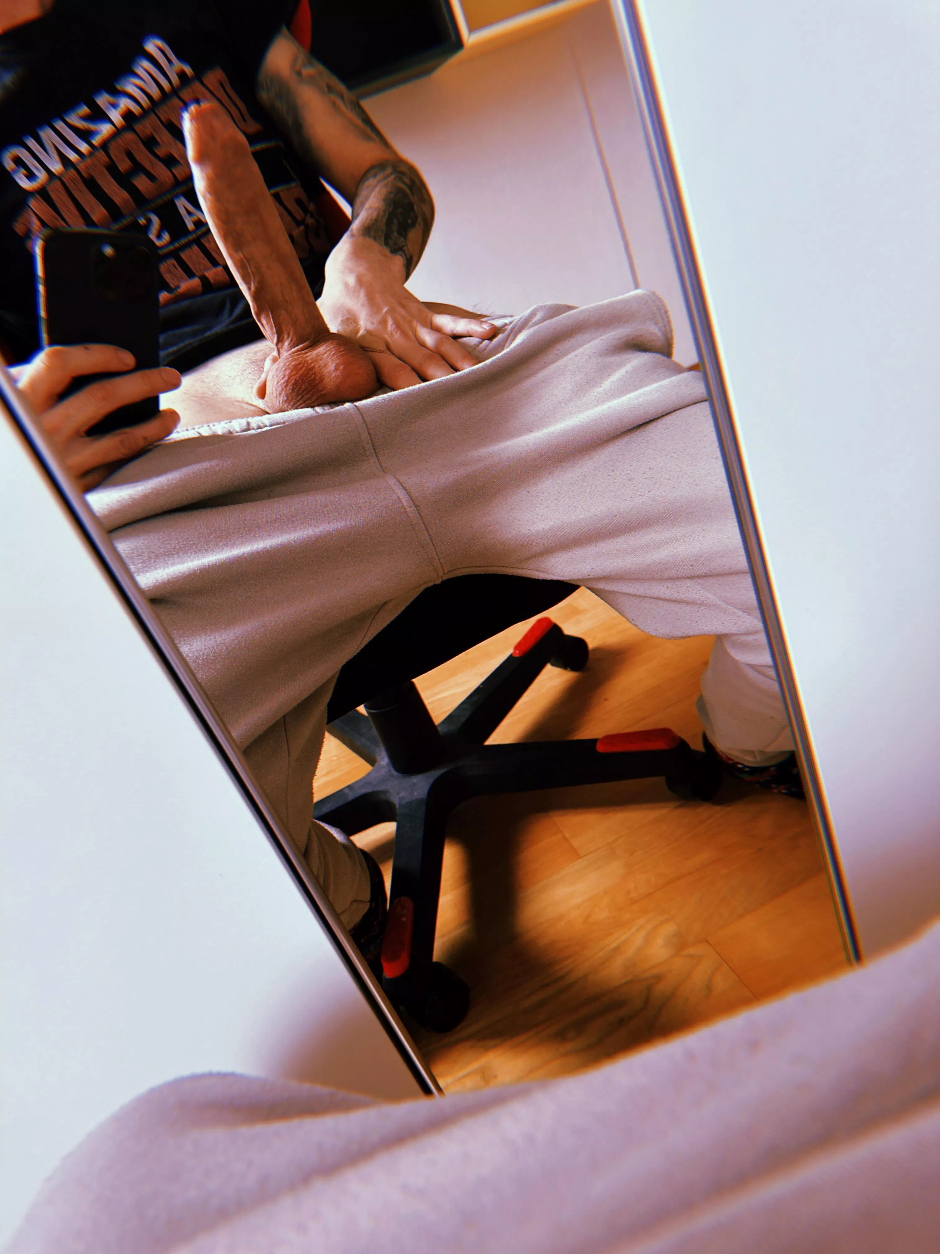 Who wants to taste? 😈😈 Dm‘s open posted by HotnSpicycpl