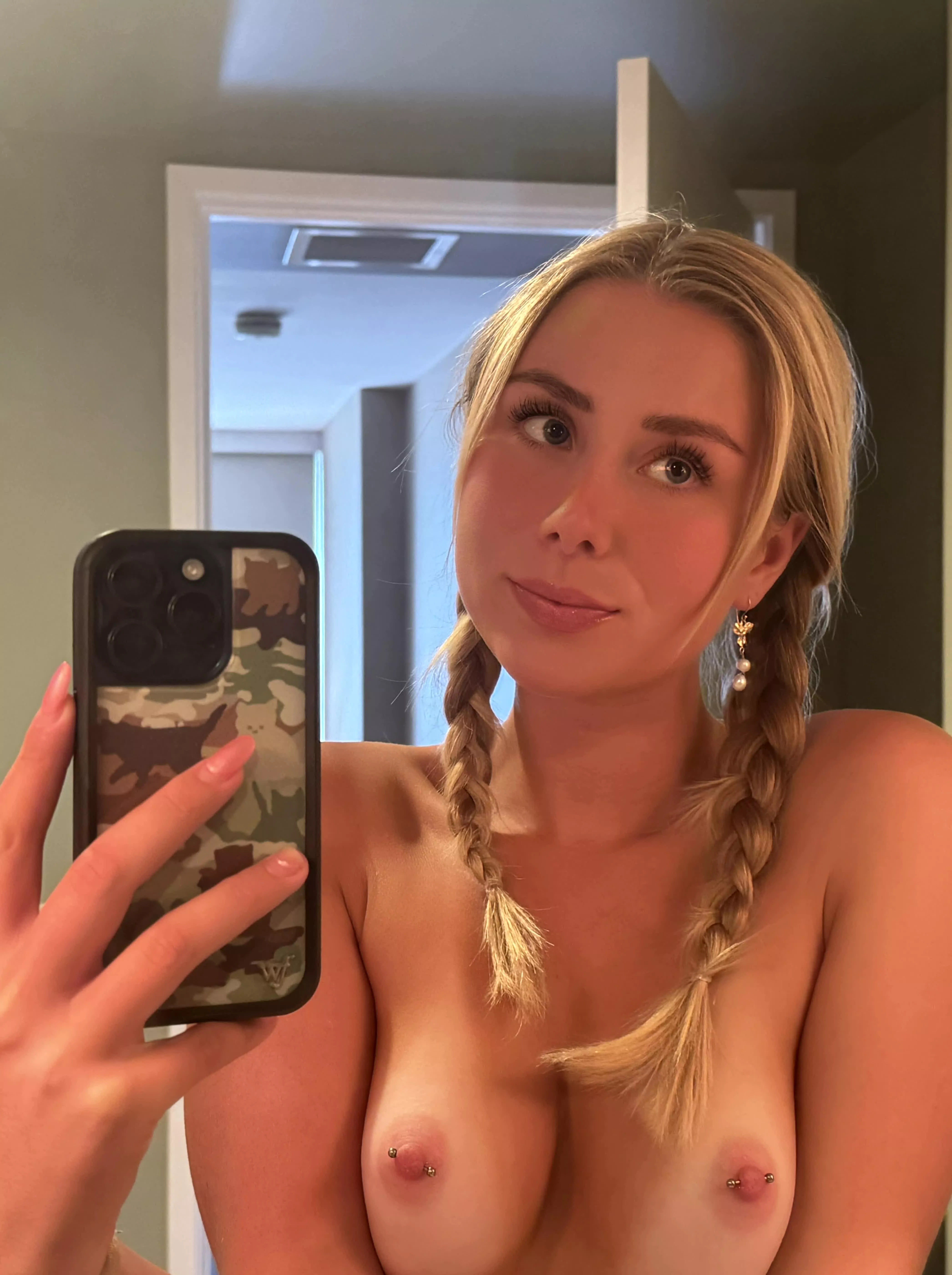 you look lonely... i can fix that❤️‍🩹 posted by ariaslegal