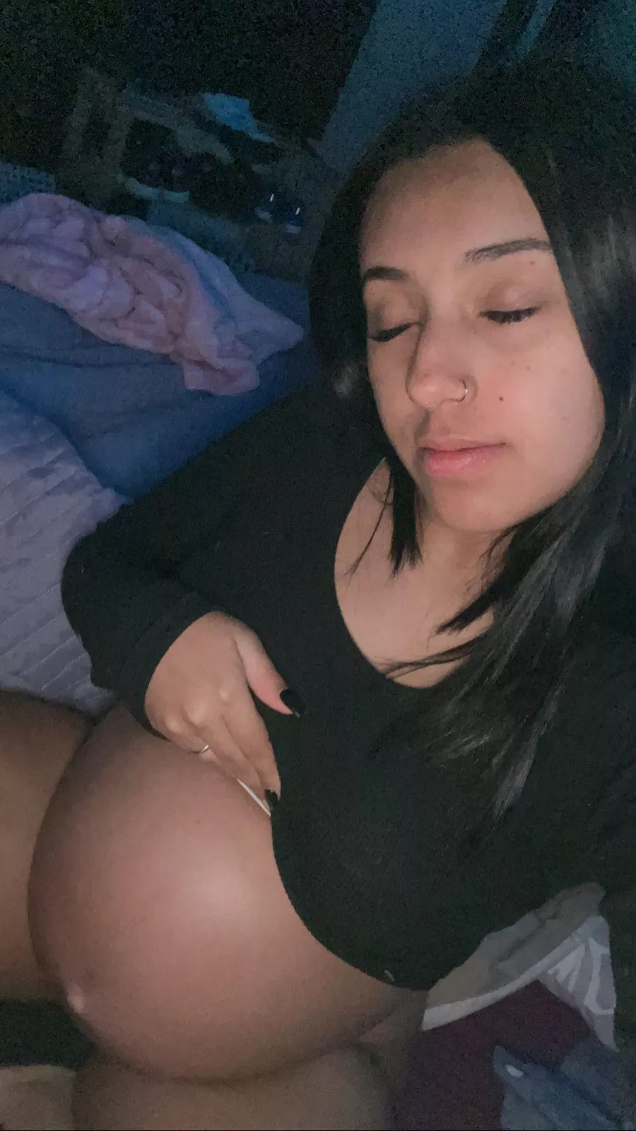 You would be a good companion to relax with this big belly posted by Gilrl_latin56