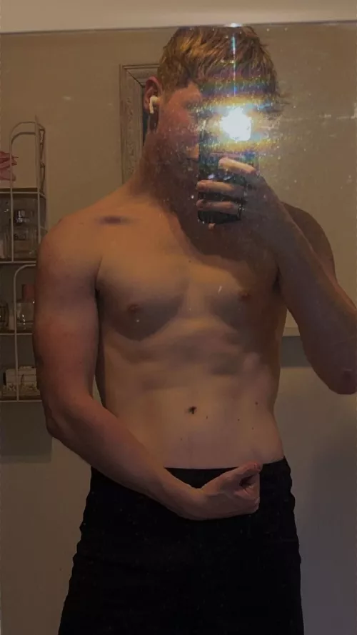 19 fit bottom sub, I want a huge dick or a muscular guy to dominate me so bad 🥵 sc: niek_z2004 by JayV213