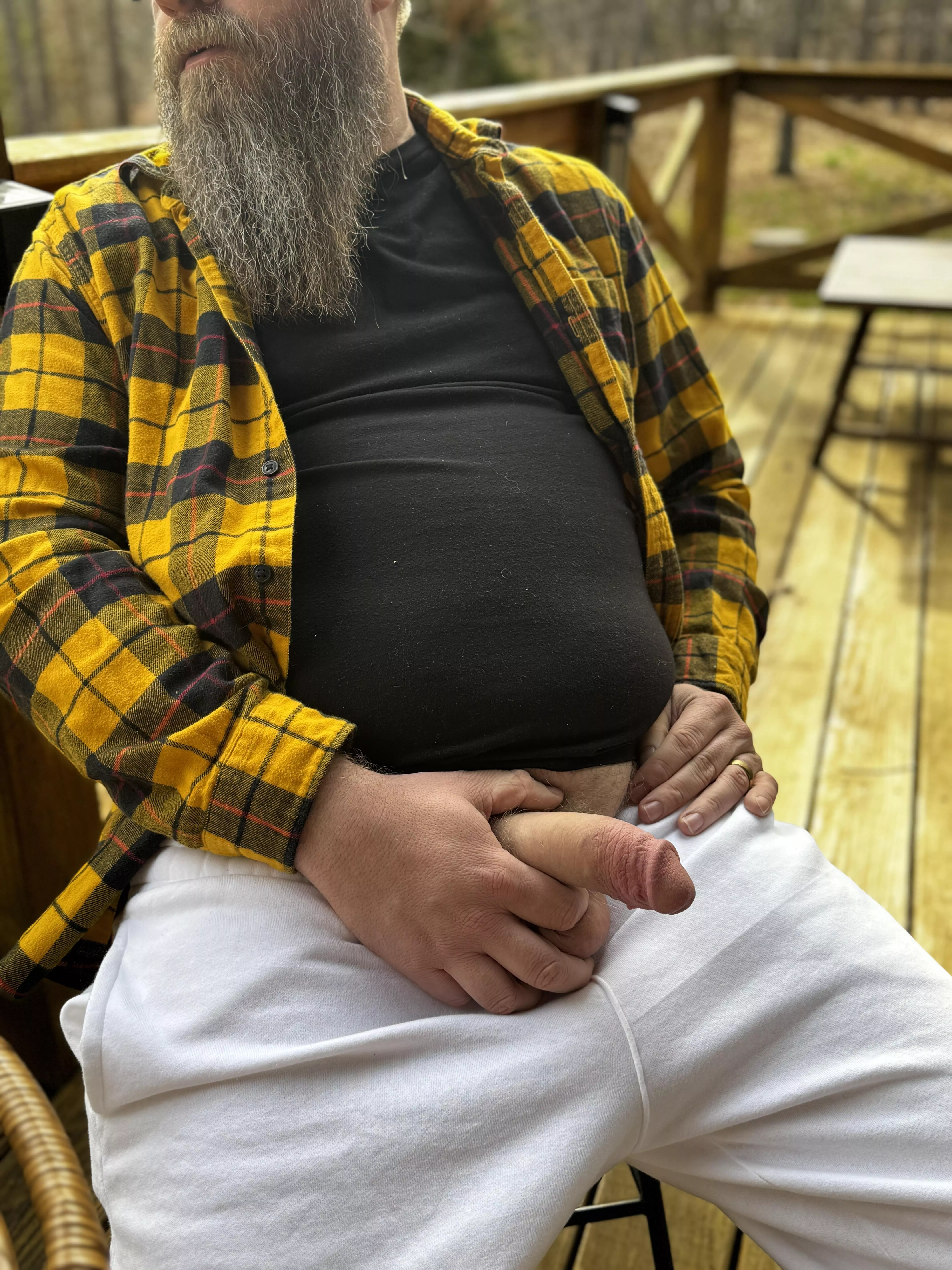 45 Daddy needs a fit/skinny bottom @throwingmeaway posted by redditthrowaway7773