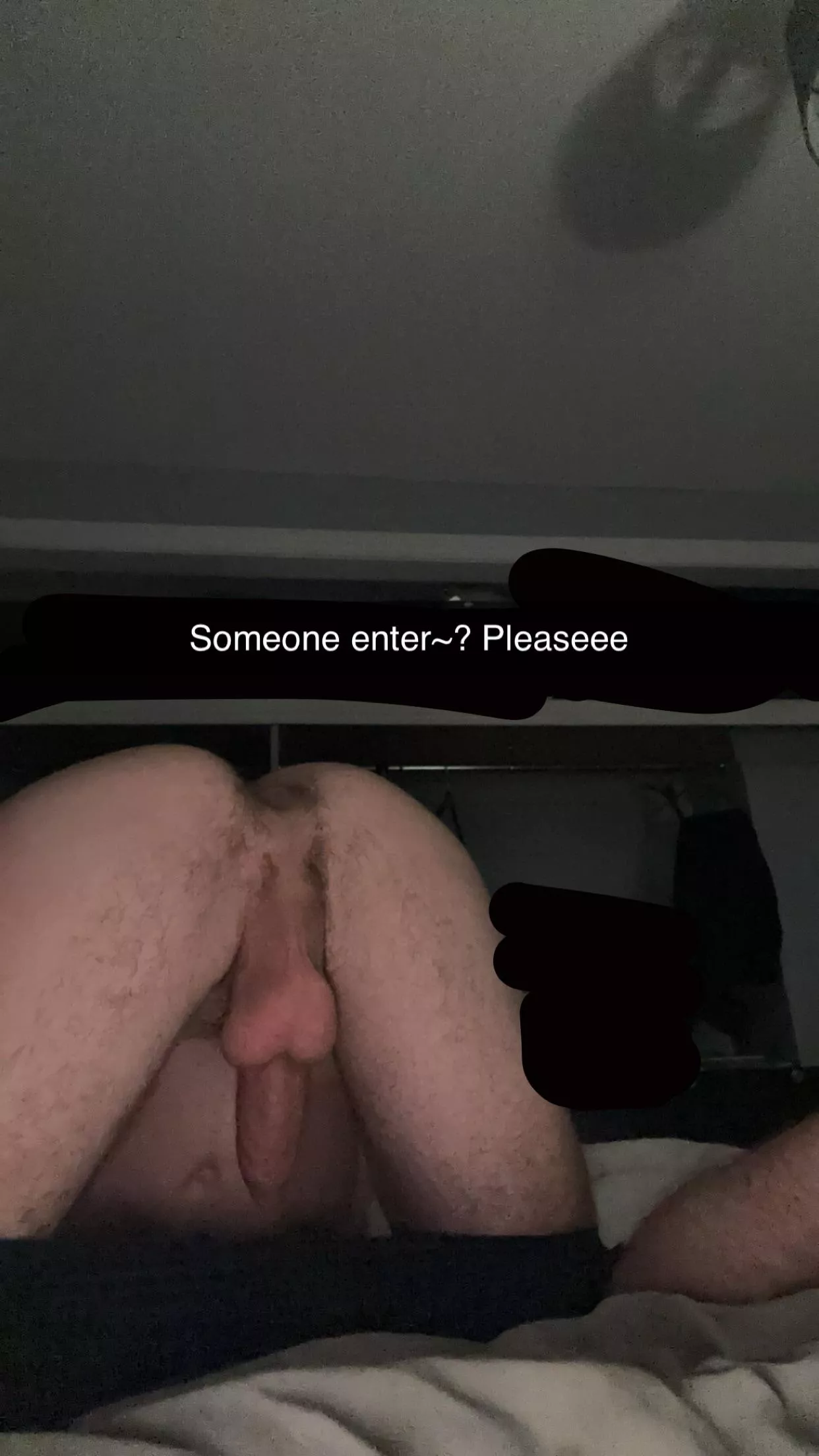 Anyone want me to suck~ you can have a reward if you doo posted by Leoo_0543