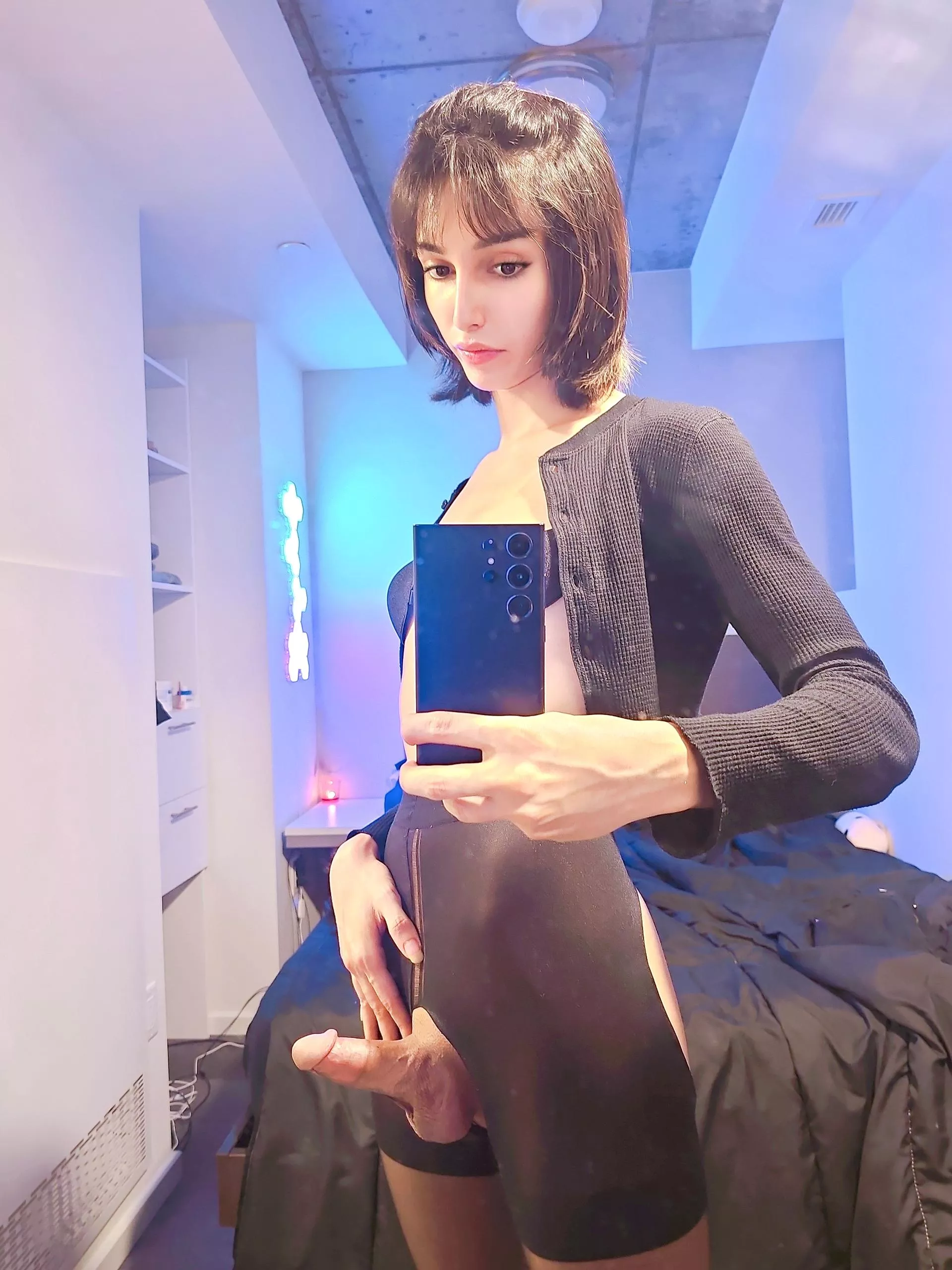 Be honest...am I your type? ☺️🩷 posted by SyraChann