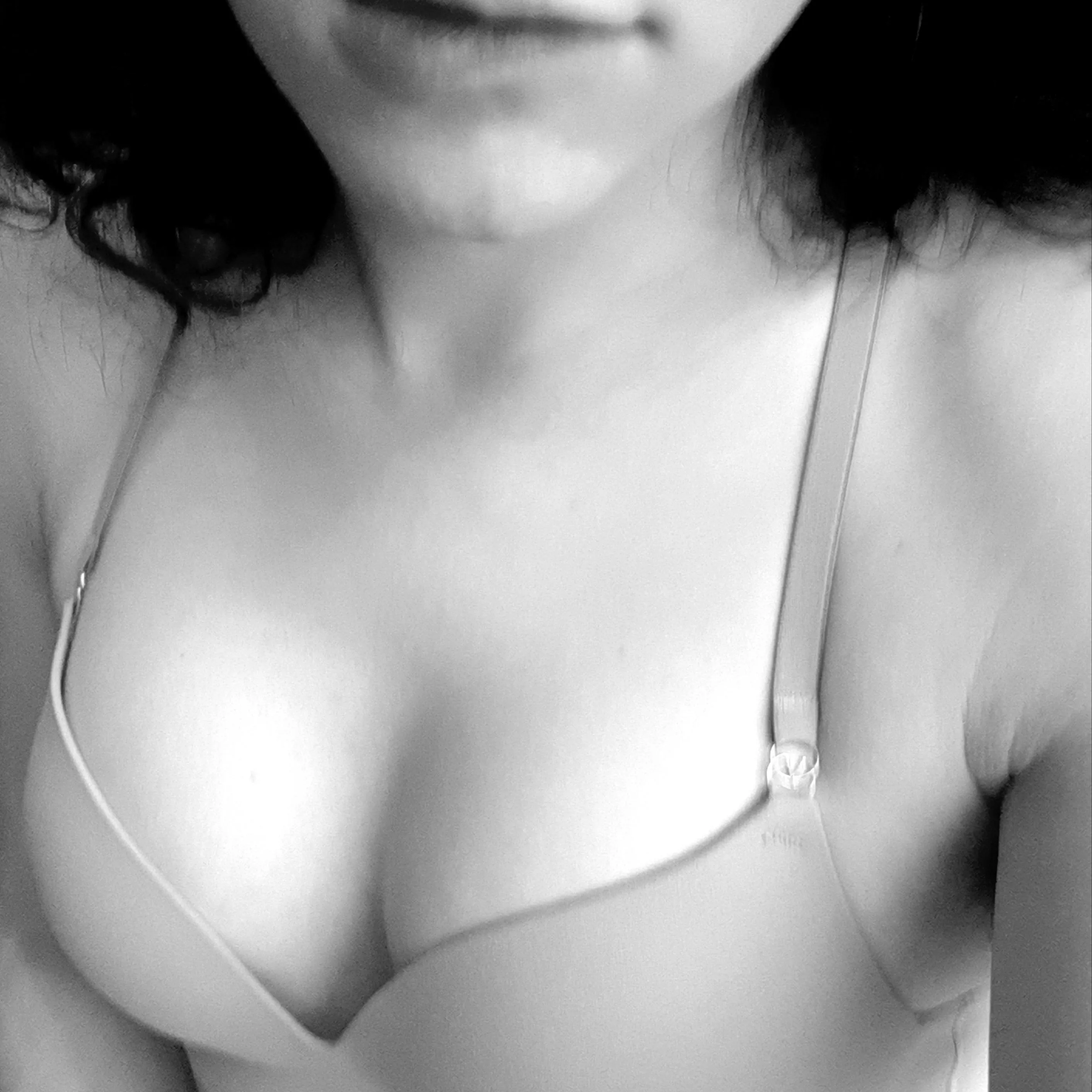 Black and White Tease 🤭 posted by SapphicGoddessSlut
