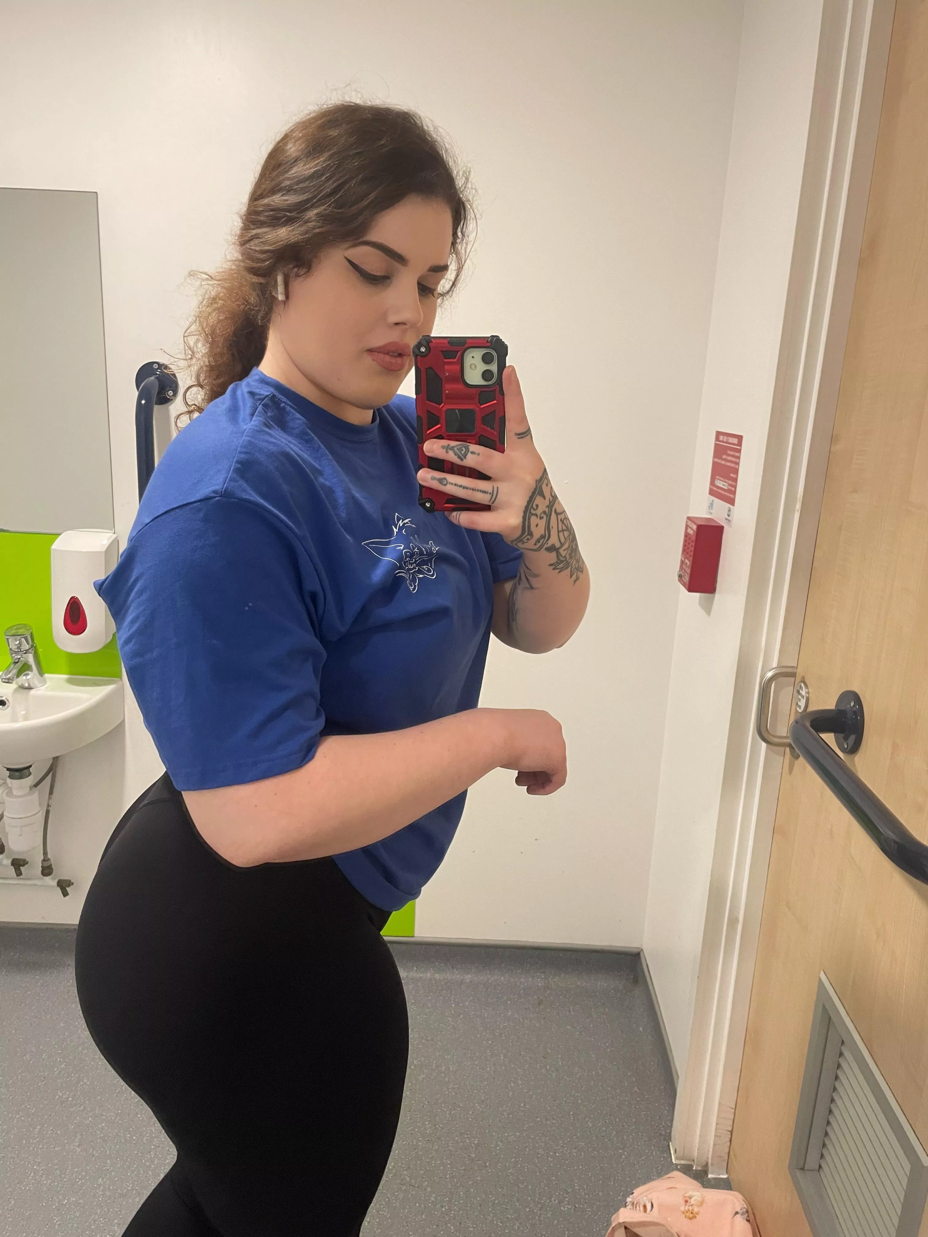 Black leggings doesn't need to be boring  posted by hiptqueen