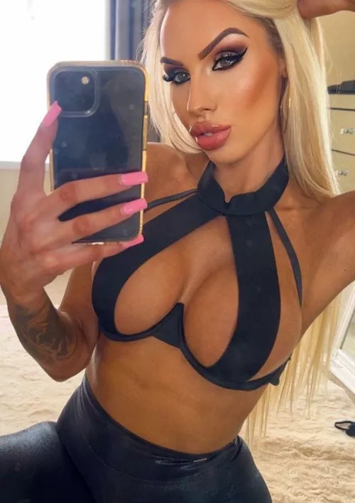 Can I convice you to make me your bimbo by Giadmkj