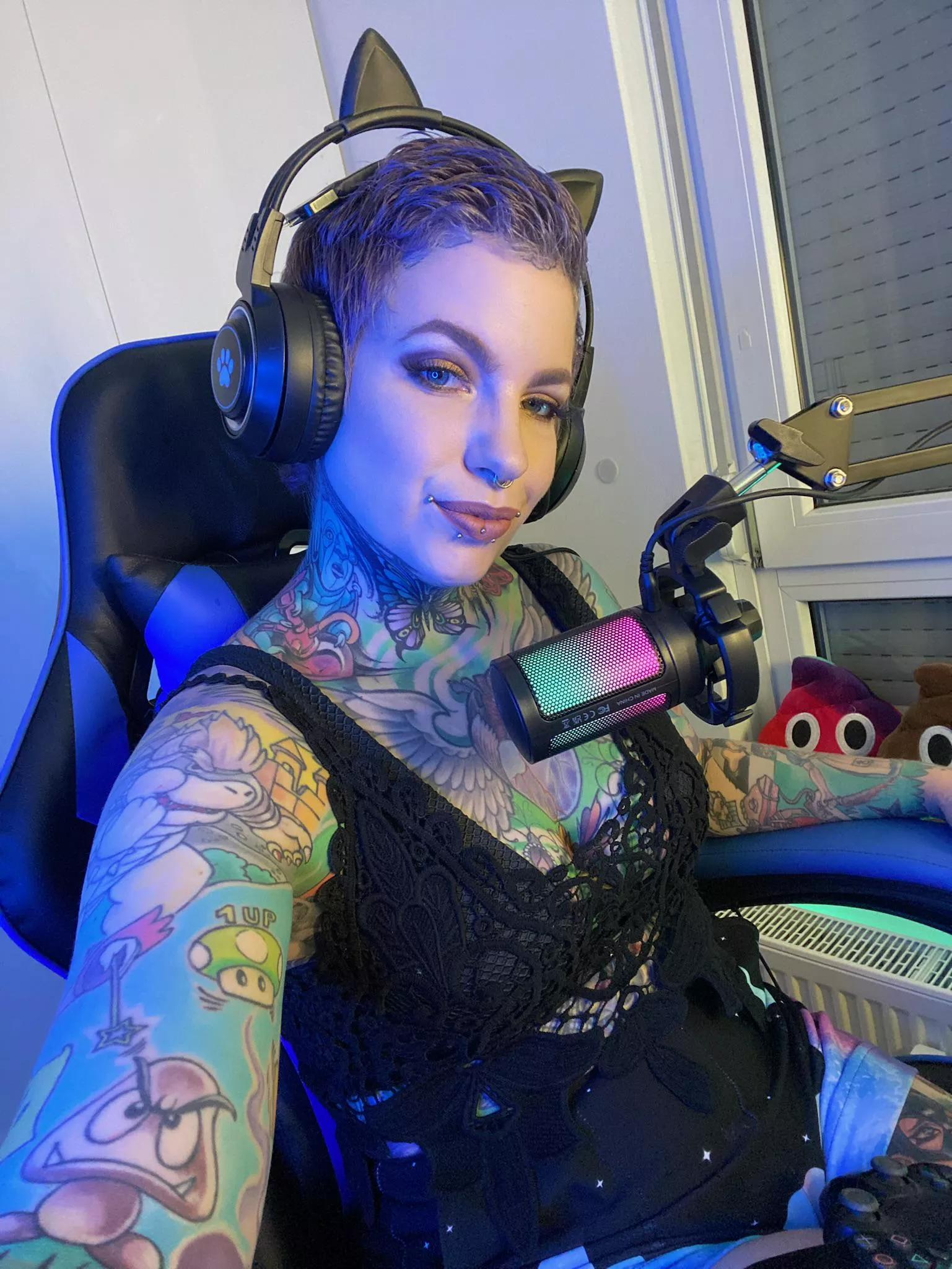 Can you eat me while I play ? posted by daniicupcake