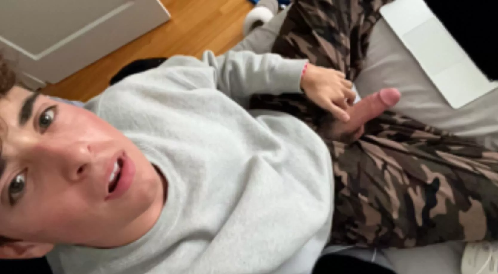 Can’t study who’s coming over to suck it  posted by uluvryan