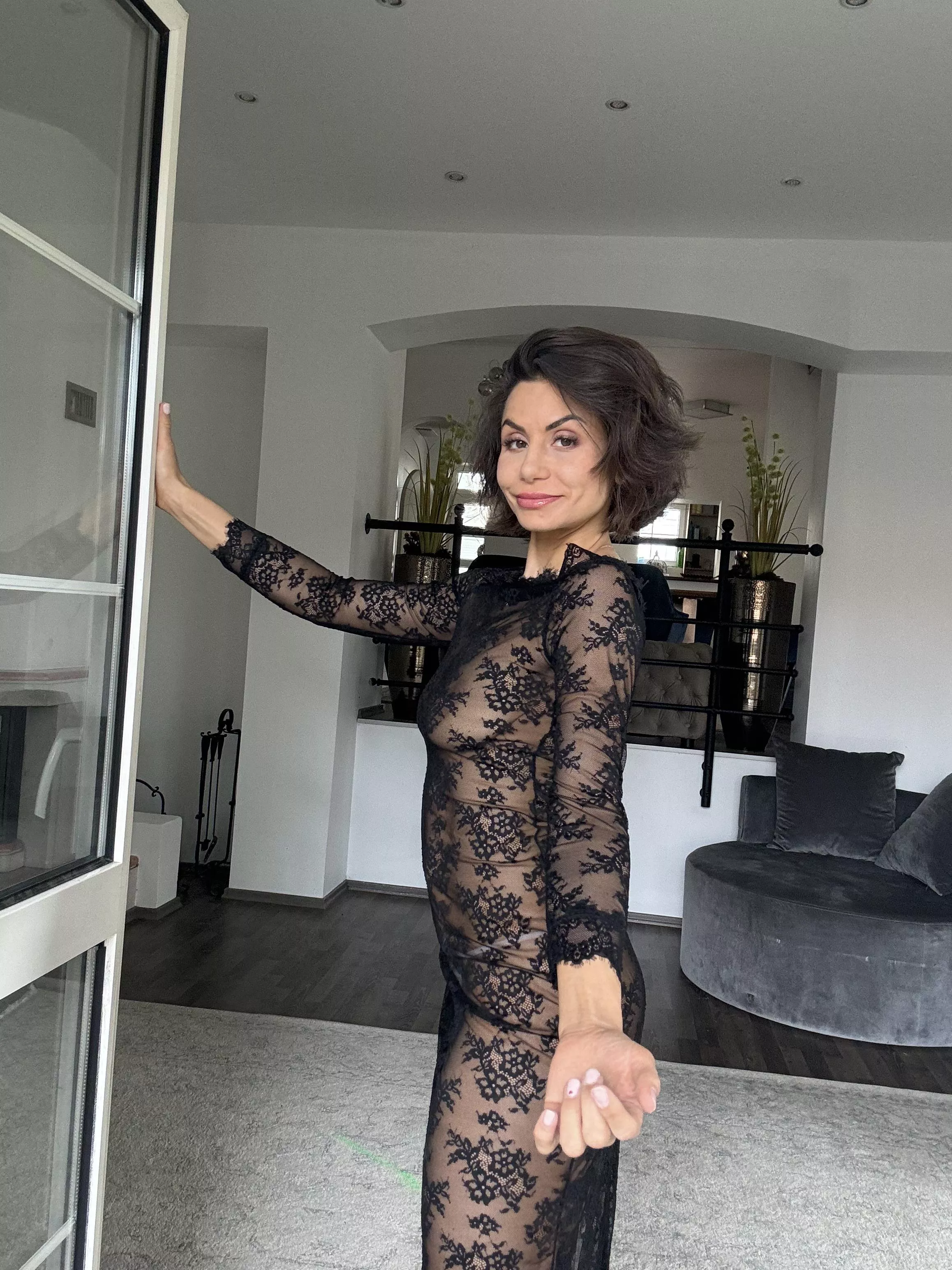 Come on in… posted by Tanned_peaches