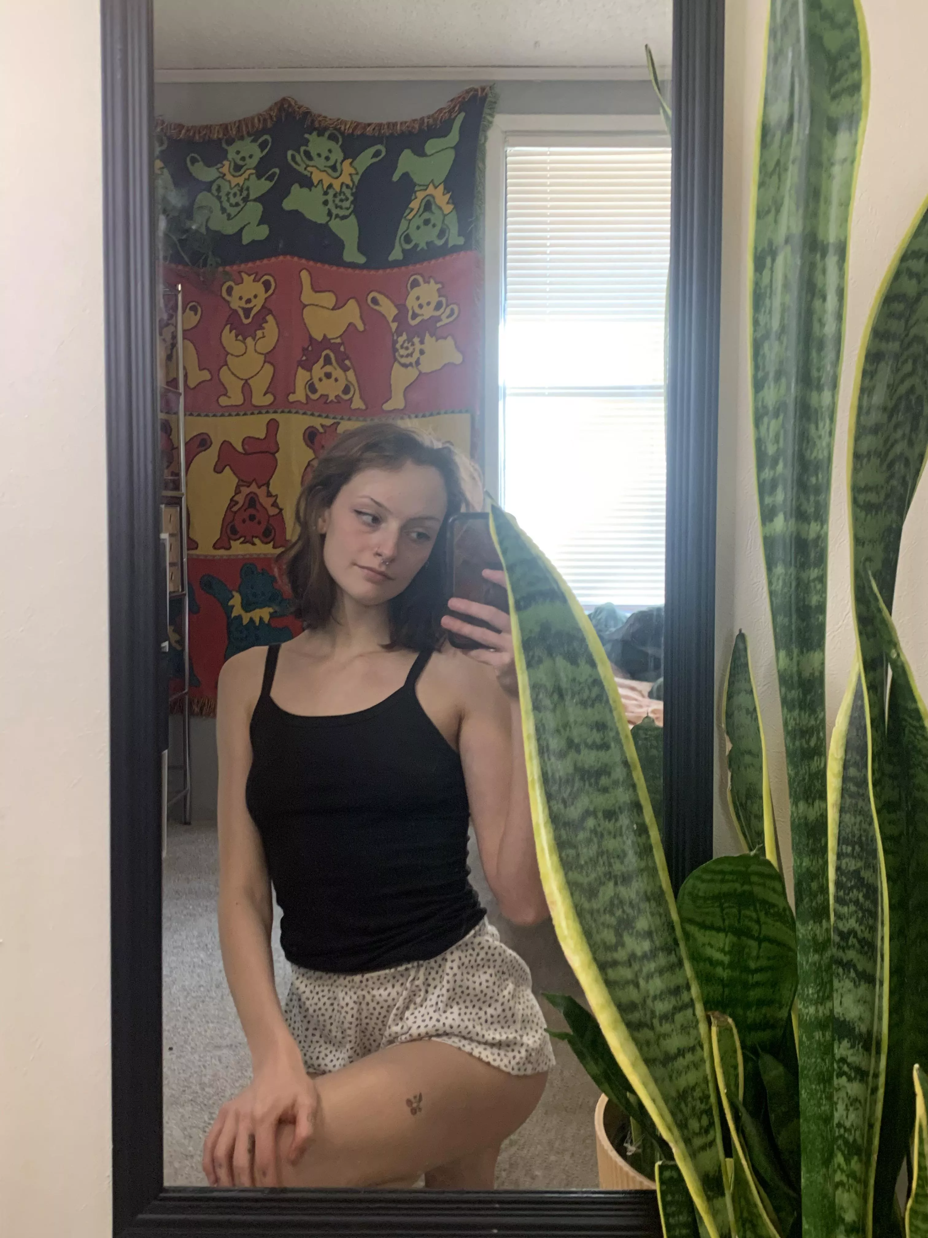 cute mirror pic  posted by fr0ntb0tt0ms_wh0re