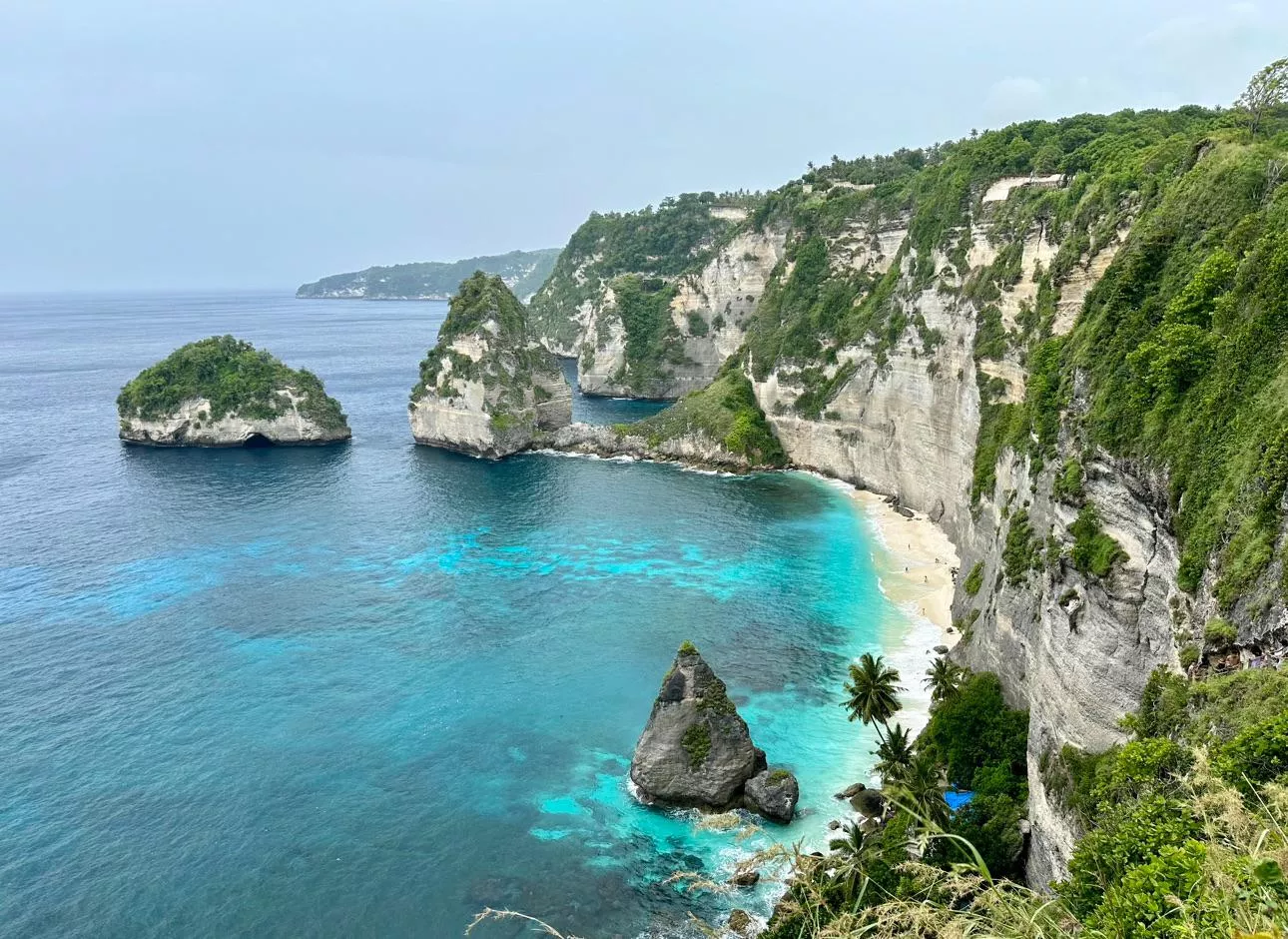 Diamond Beach, Bali posted by No_Rule_1392