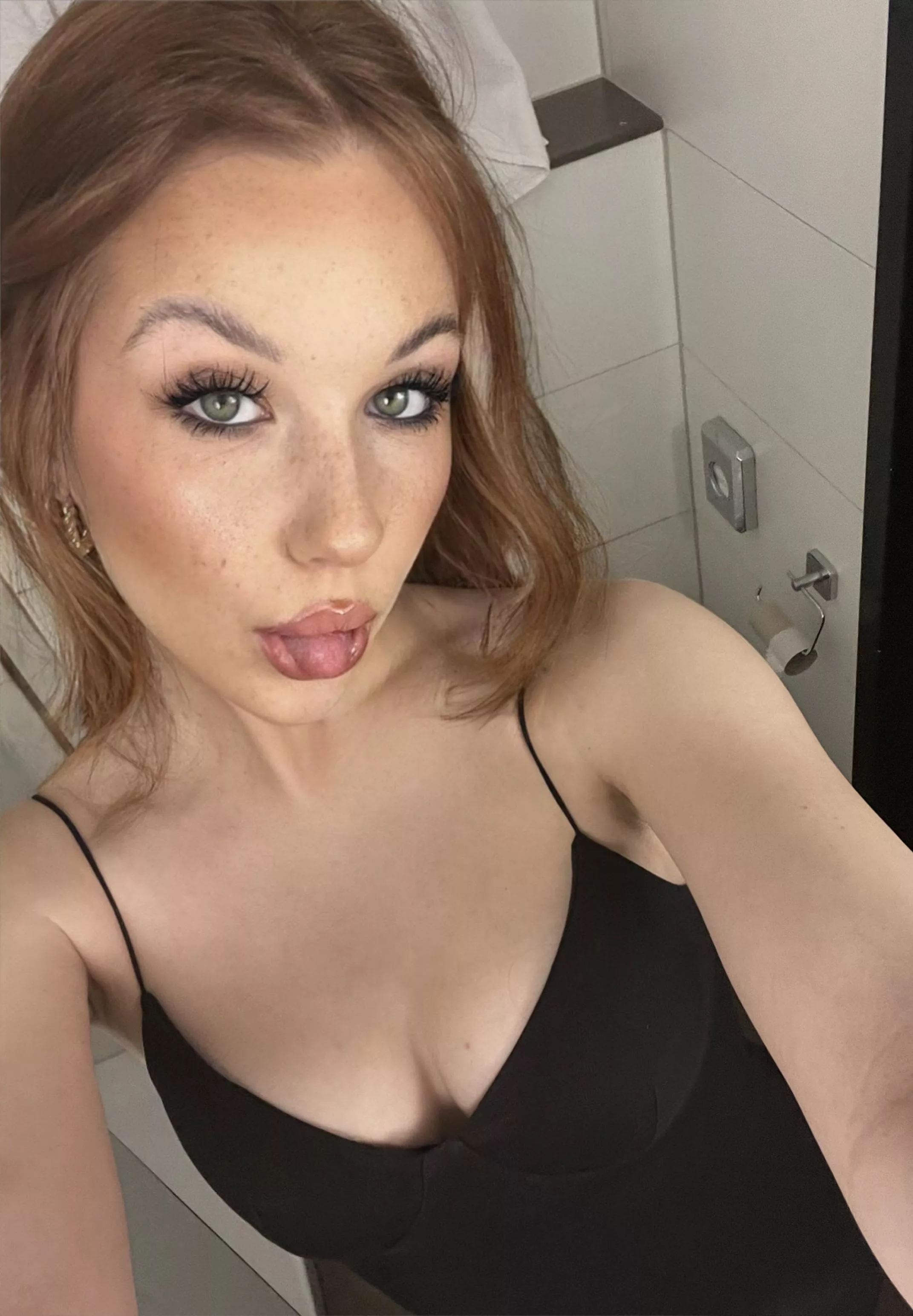 feeling cute today posted by cutelittlelina