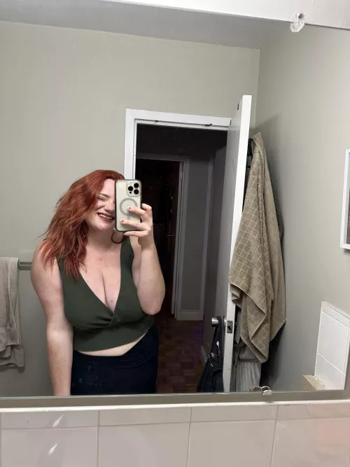 Feeling the Monday blues but smiling anyway. How’s your Monday so far? by Lauraleslie