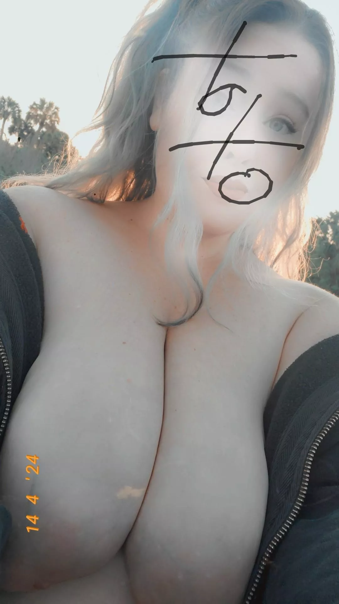 Felt cute and had to show off the goods on my walk 😜🥵 posted by moocy24