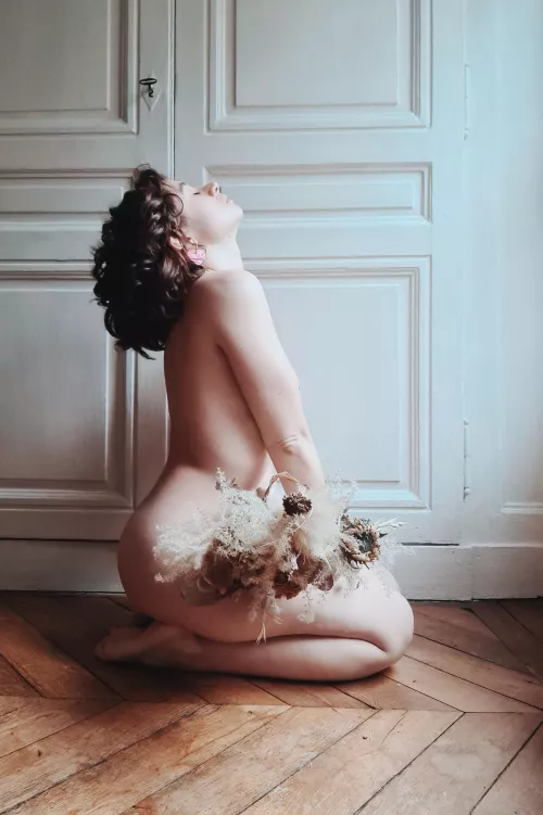 Flowery portrait  by LeaOnly13