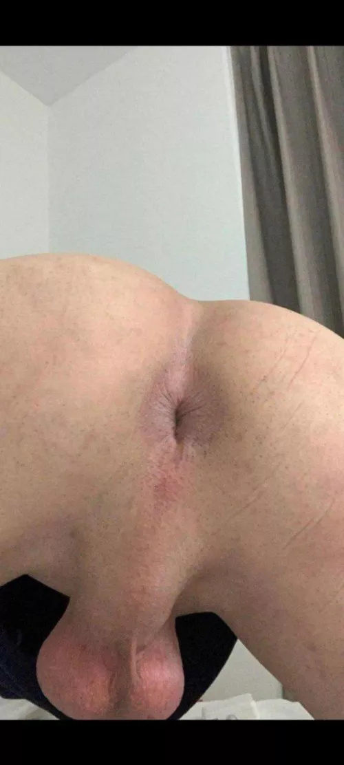 Freshly shaved any twink tops wanna chat by Motor-Requirement636