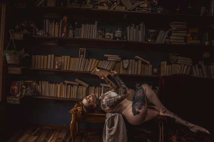 Getting lost in a book by briicherri