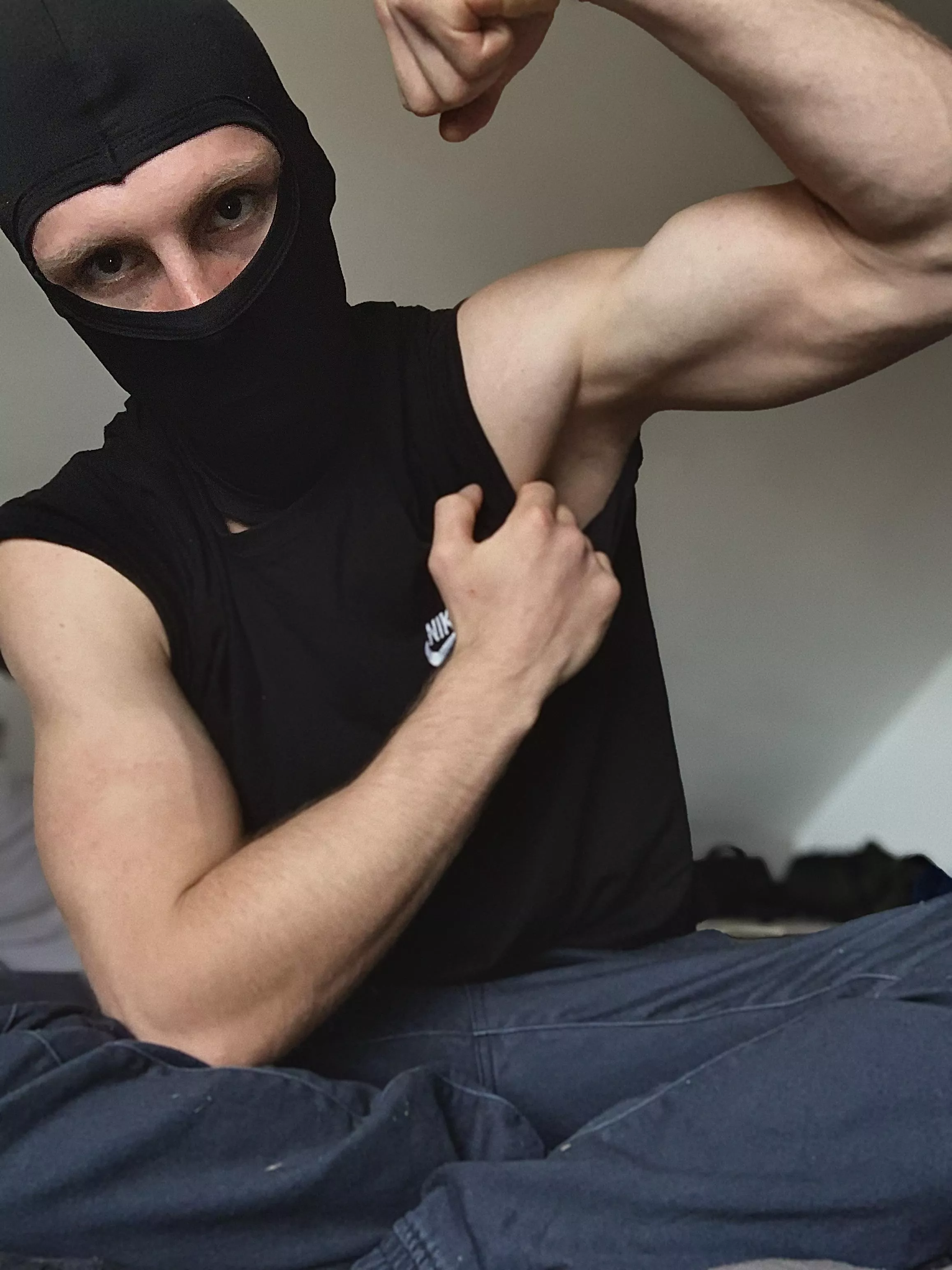 I bet you want to sniff my armpits 😈🐽 posted by AlphaDaddy_BCP