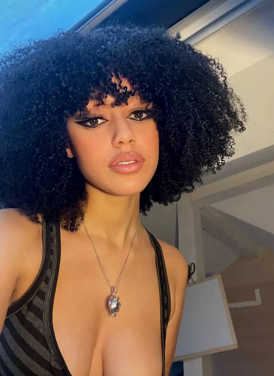 I hope you love pretty girls like me posted by Samiraxoxodarky