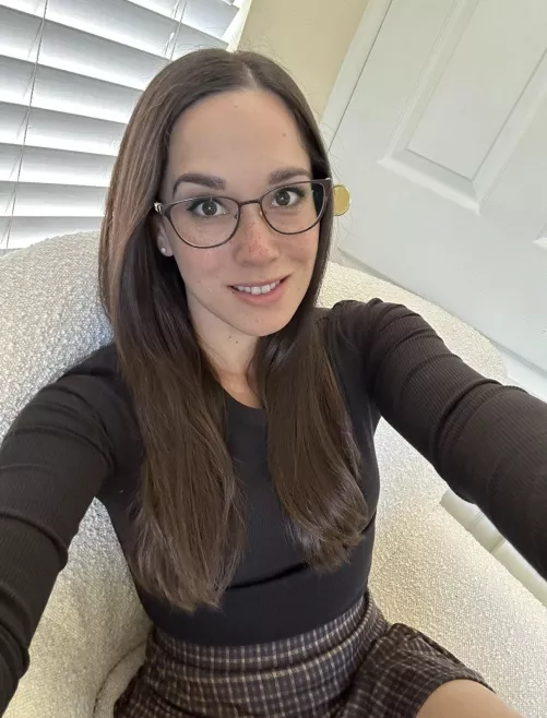 I’m dressed up and feeling happy. by AlanaAraya