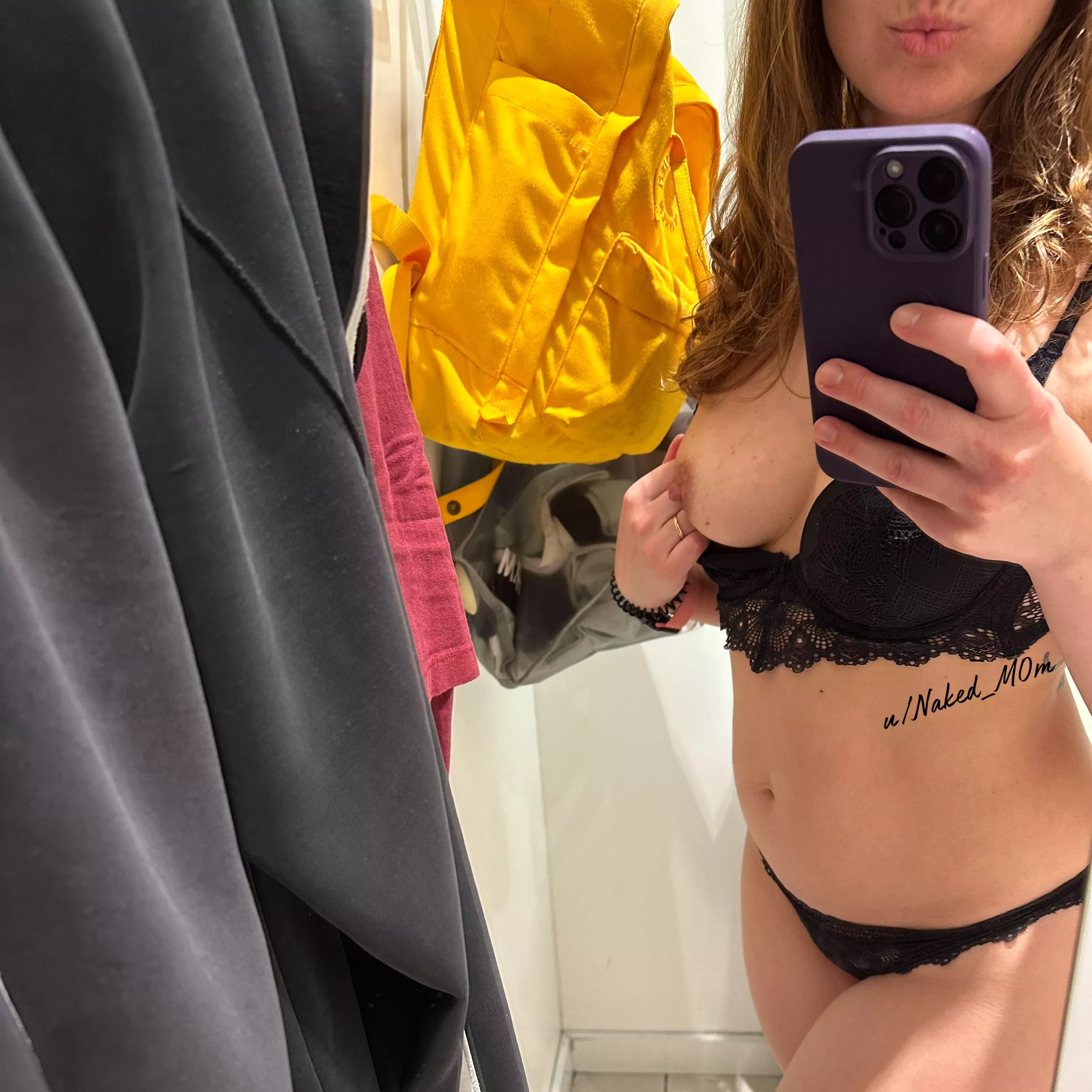 Just trying new things posted by naked_m0m