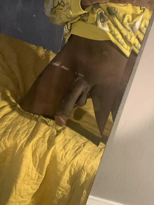 Looking for DL masc tops to jerk with on kik by Electrical_Bear1833