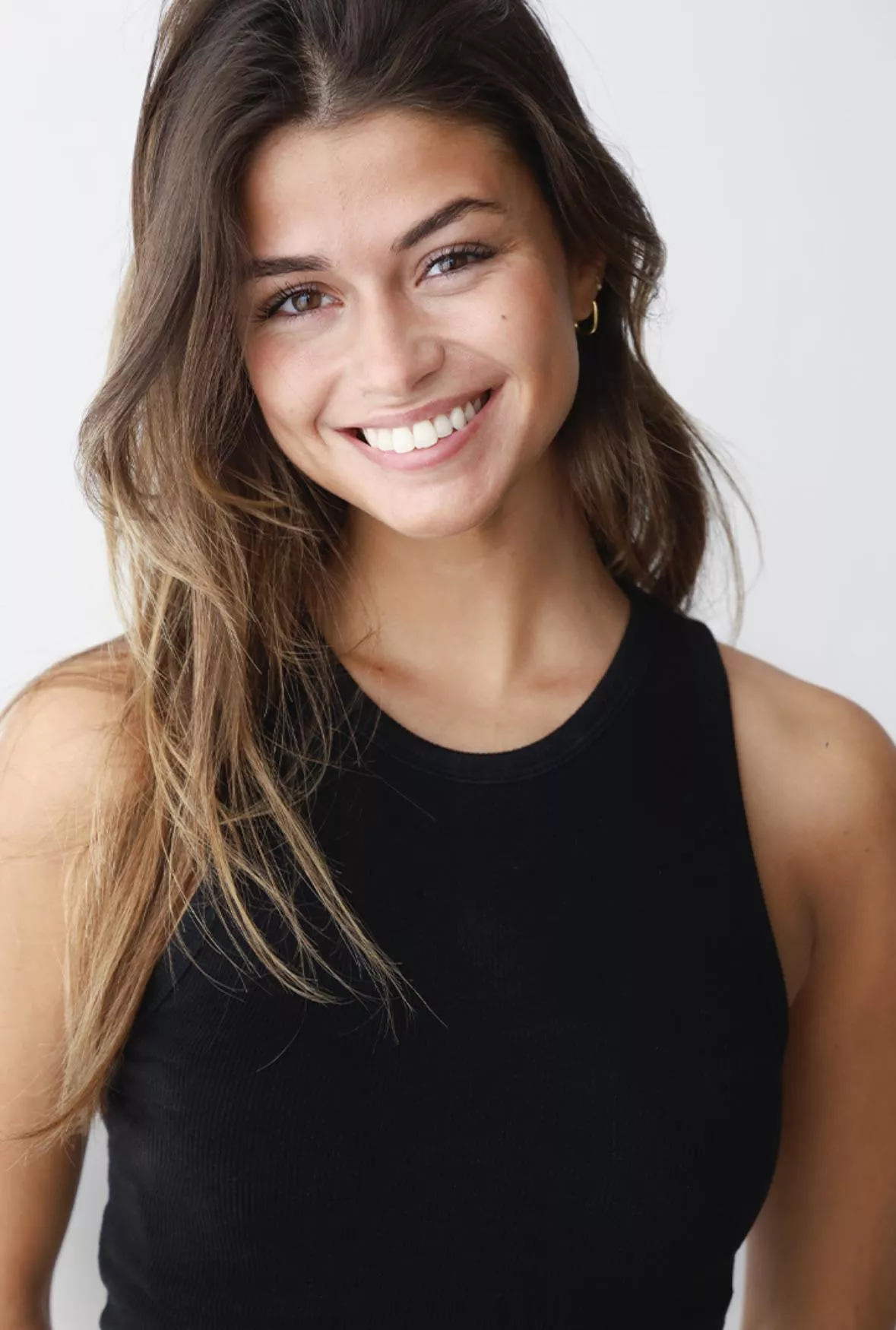 Luisa Oliveira posted by tumblrvogue